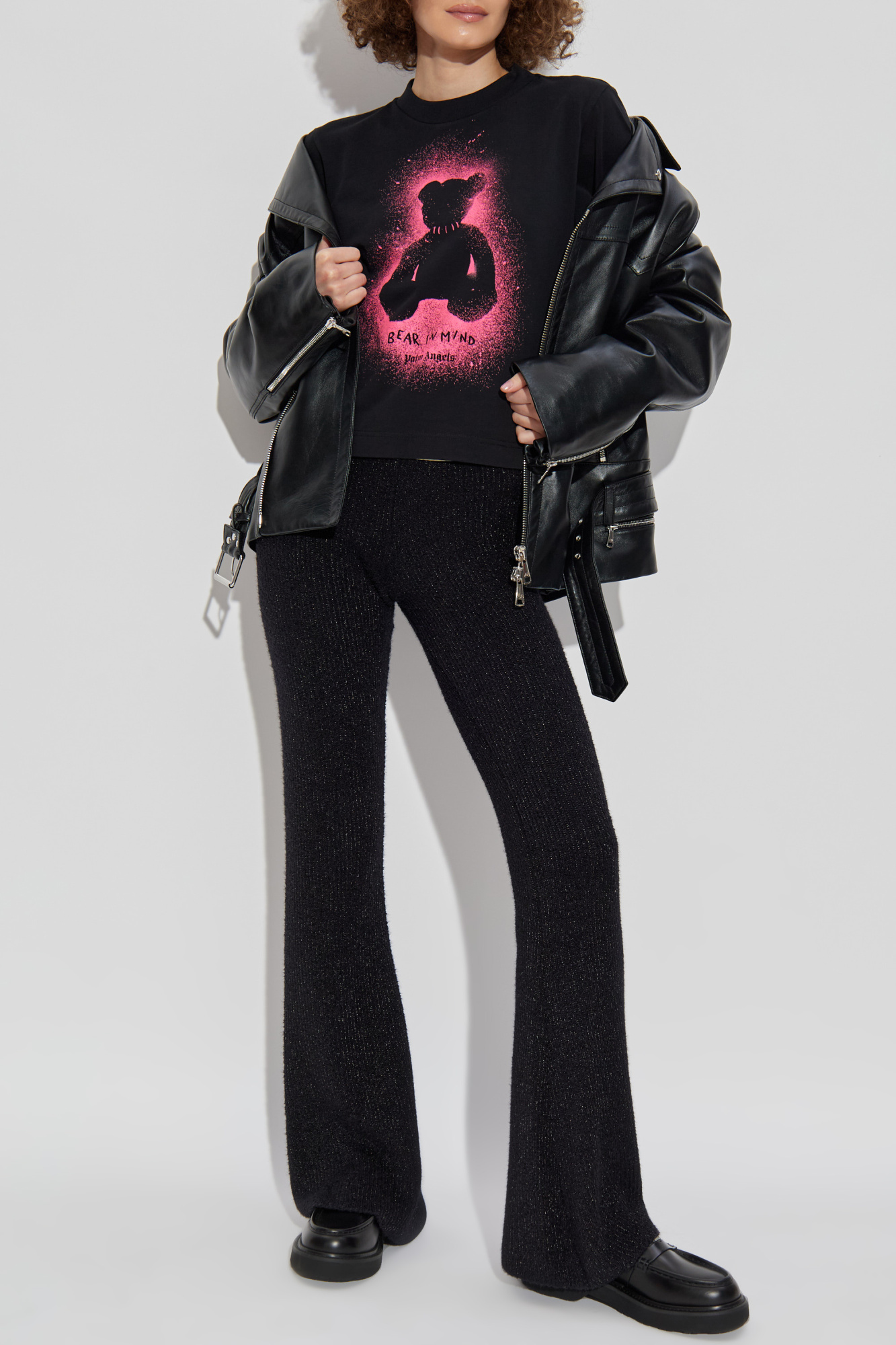 【Palm Angels】モノグラム フィット Tシャツ ブラック PARIS MONOGRAM SPRAY TEE in BLACK for Men | Palm Angels®